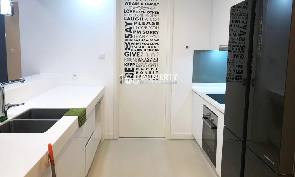 Cho thuê Gateway Thảo Điền căn hộ 4 phòng ngủ view L81 lầu cao nội thất full